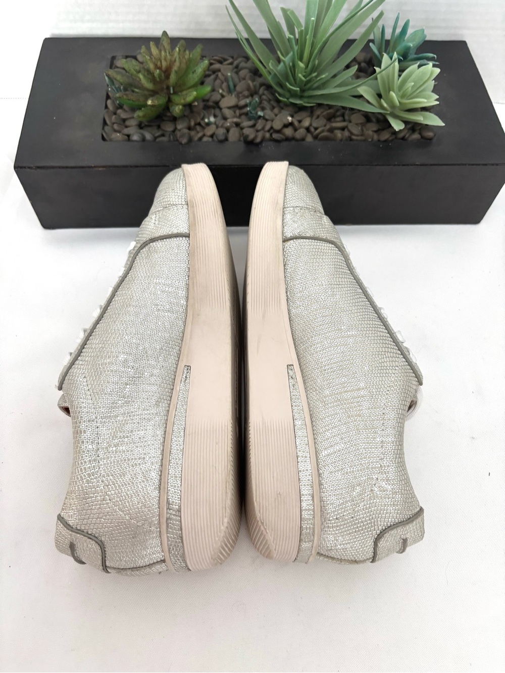 GENTLE SOUL  by Kenneth Cole  platform with silver lace up leather sneakers SZ 7 - Picture 10 of 10